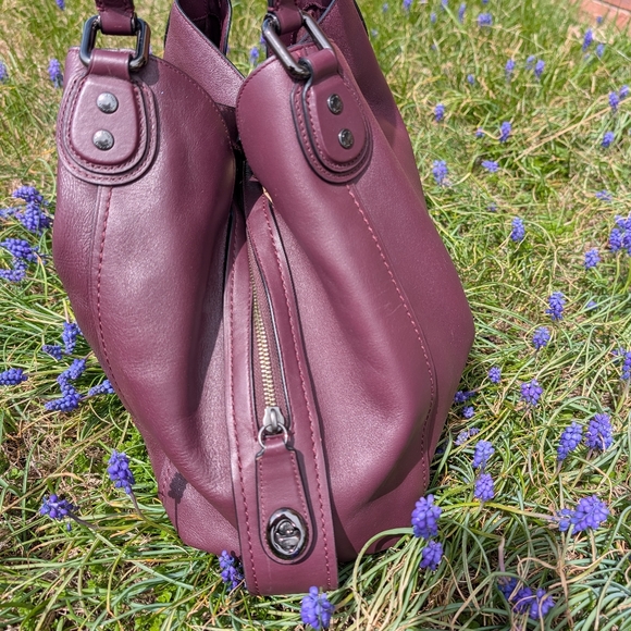 🥰EUC Coach Edie 42 #57124 3 Compartment Oversized Shoulder Satchel Hobo Bag - Picture 8 of 16
